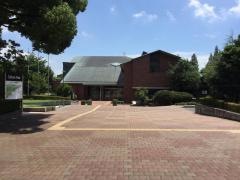 秦野市立図書館