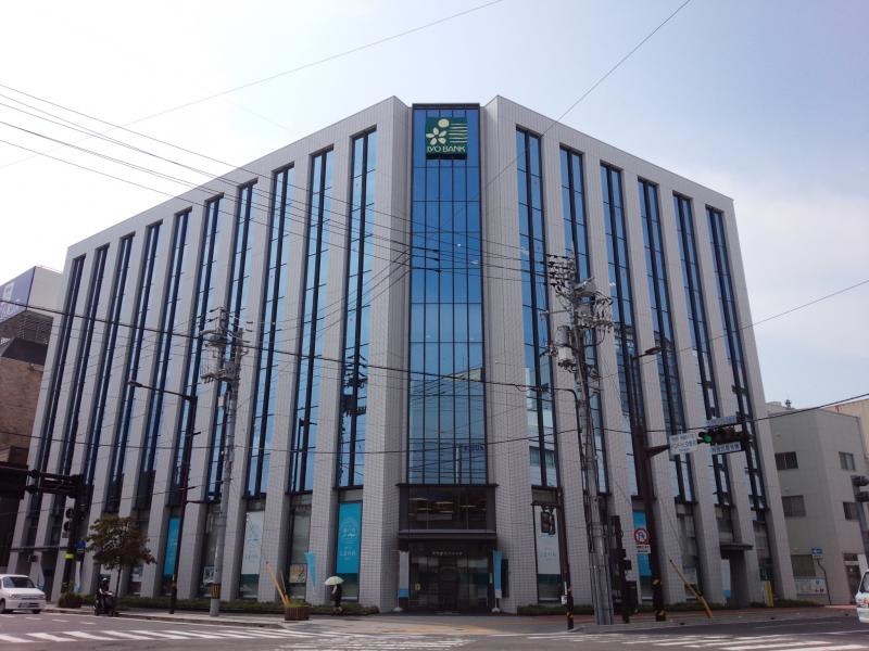 伊予銀行の今治支店さん！