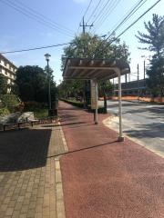 「幸町団地」バス停留所
