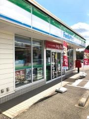 ファミリーマート　牛久警察署前店