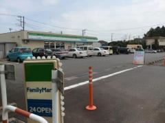 ファミリーマート　牛久警察署前店