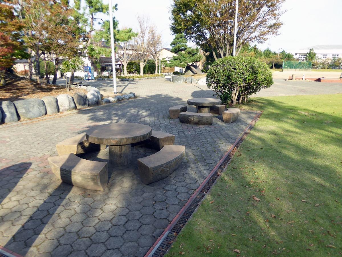 ベンチ