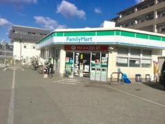 ファミリーマート　泉大津穴田店