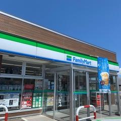 ファミリーマート　青森小柳店