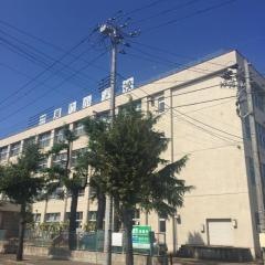 莨町小学校