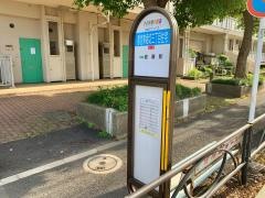 「都営東堀切三丁目住宅」バス停留所