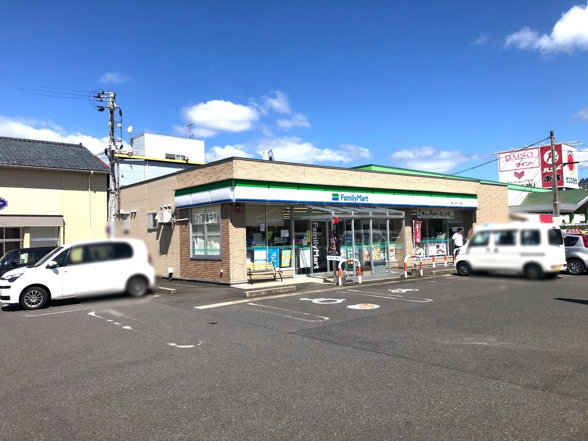 ファミリーマート勝山元町店