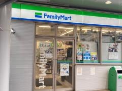 ファミリーマート　茅ヶ崎駅前店