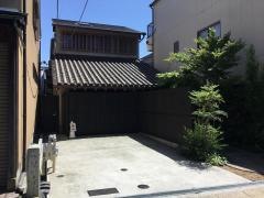 白
