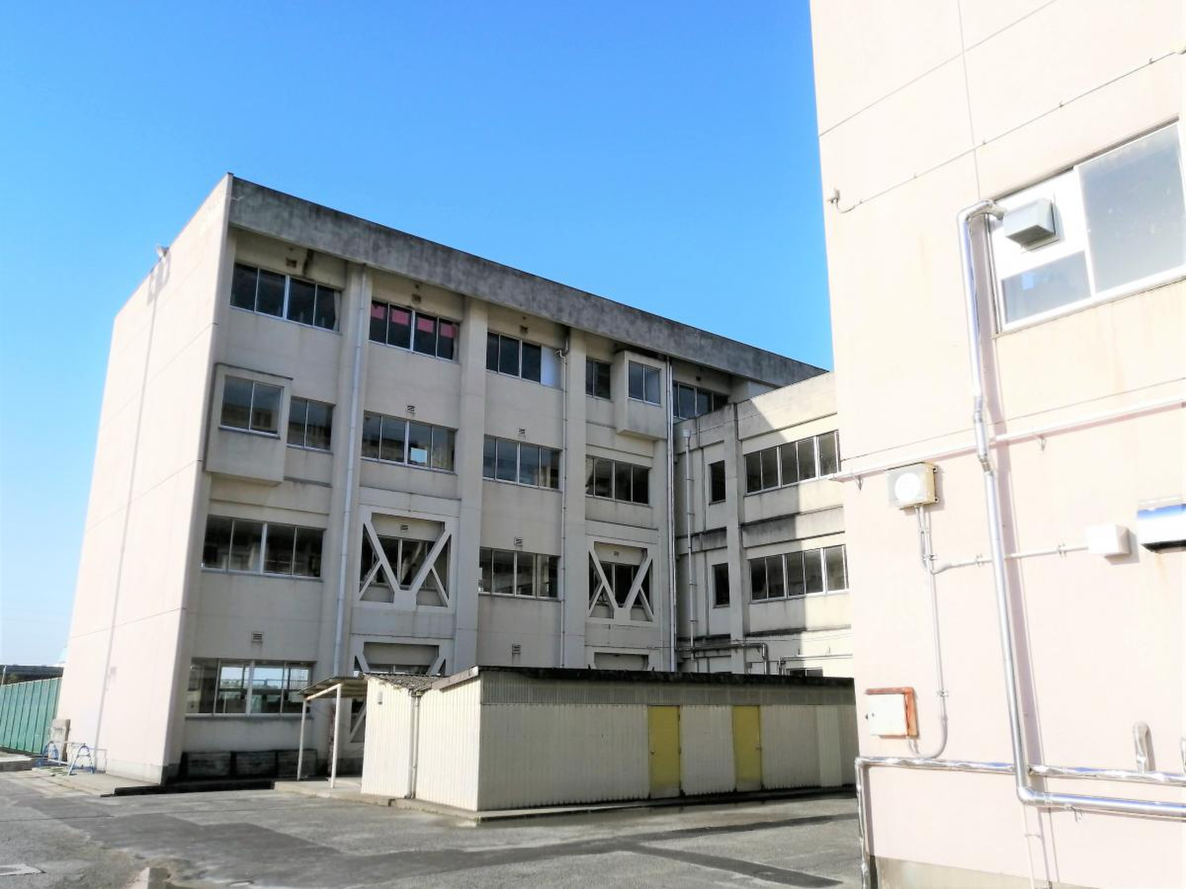 尾張旭 市立 東 中学校