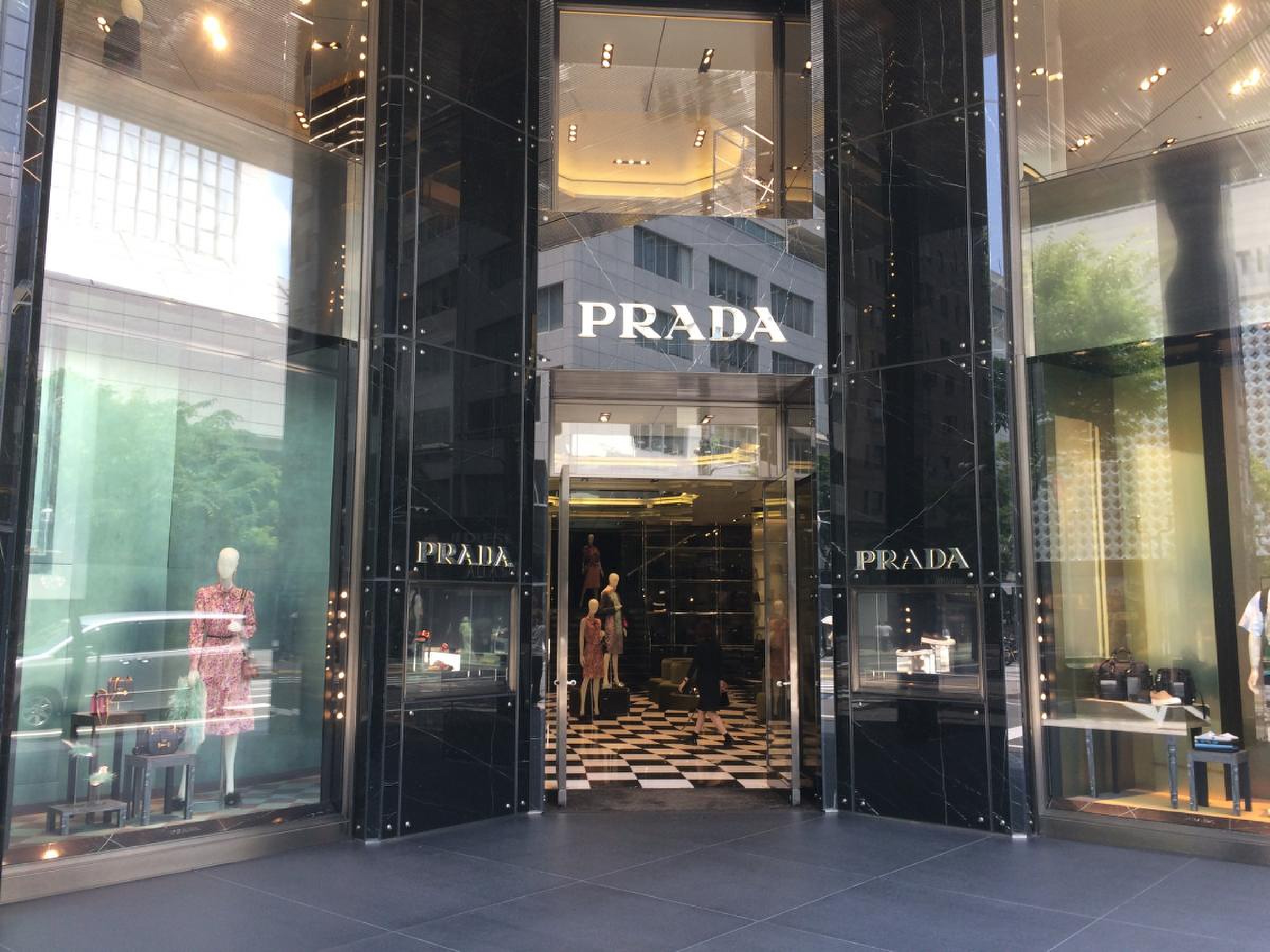 PRADA 神戸店／ホームメイト