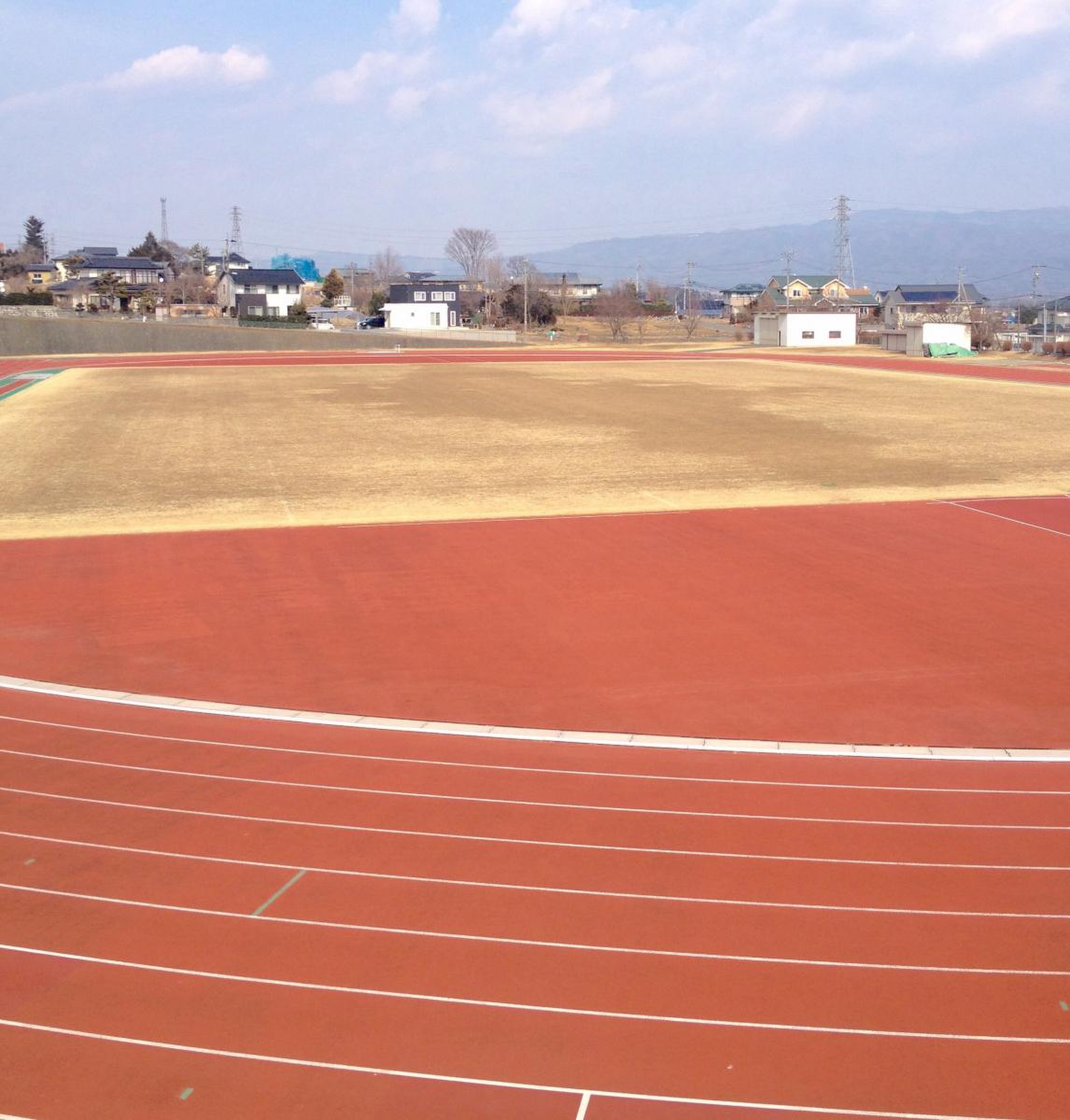 伊那 市 陸上 競技 場