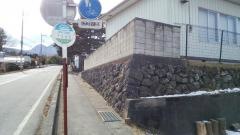 「岡崎公民館前」バス停留所
