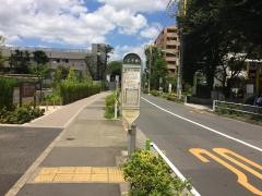 「金沢小学校」バス停留所