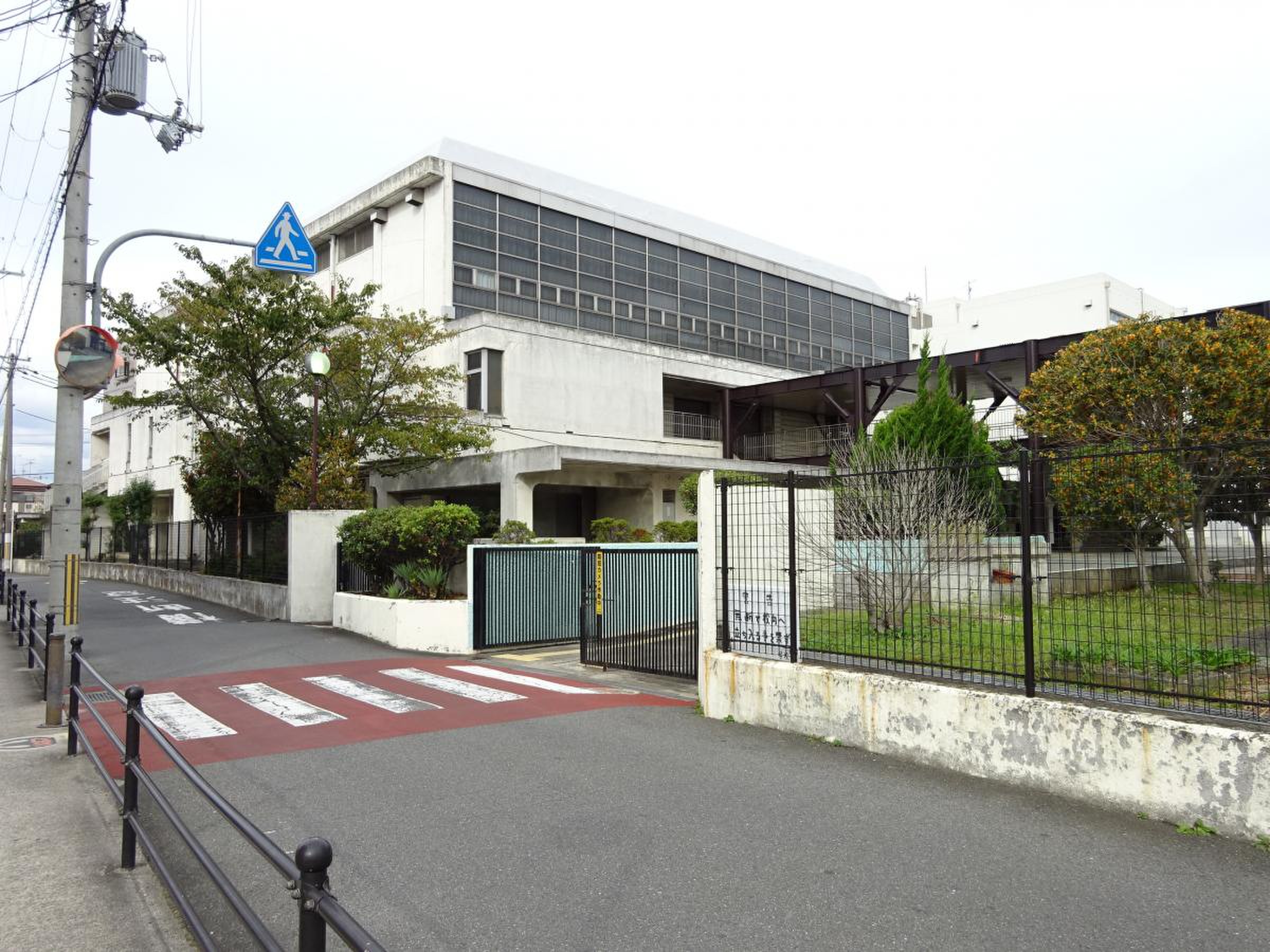 八尾 市立 高 美 中学校