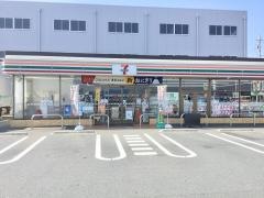 セブンイレブン　豊川白鳥町店