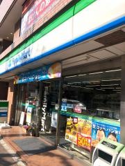 ファミリーマート　四谷大通り店