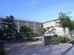 高岡市立芳野中学校