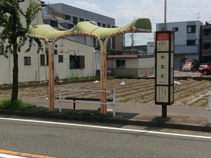 南側バス停