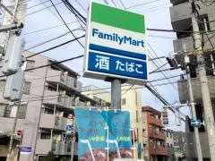 ファミリーマート　八王子いちょうホール通り店