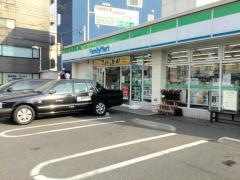 ファミリーマート　八王子いちょうホール通り店