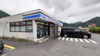 ローソン・ポプラ　川本因原店
