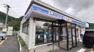 ローソン・ポプラ　川本因原店