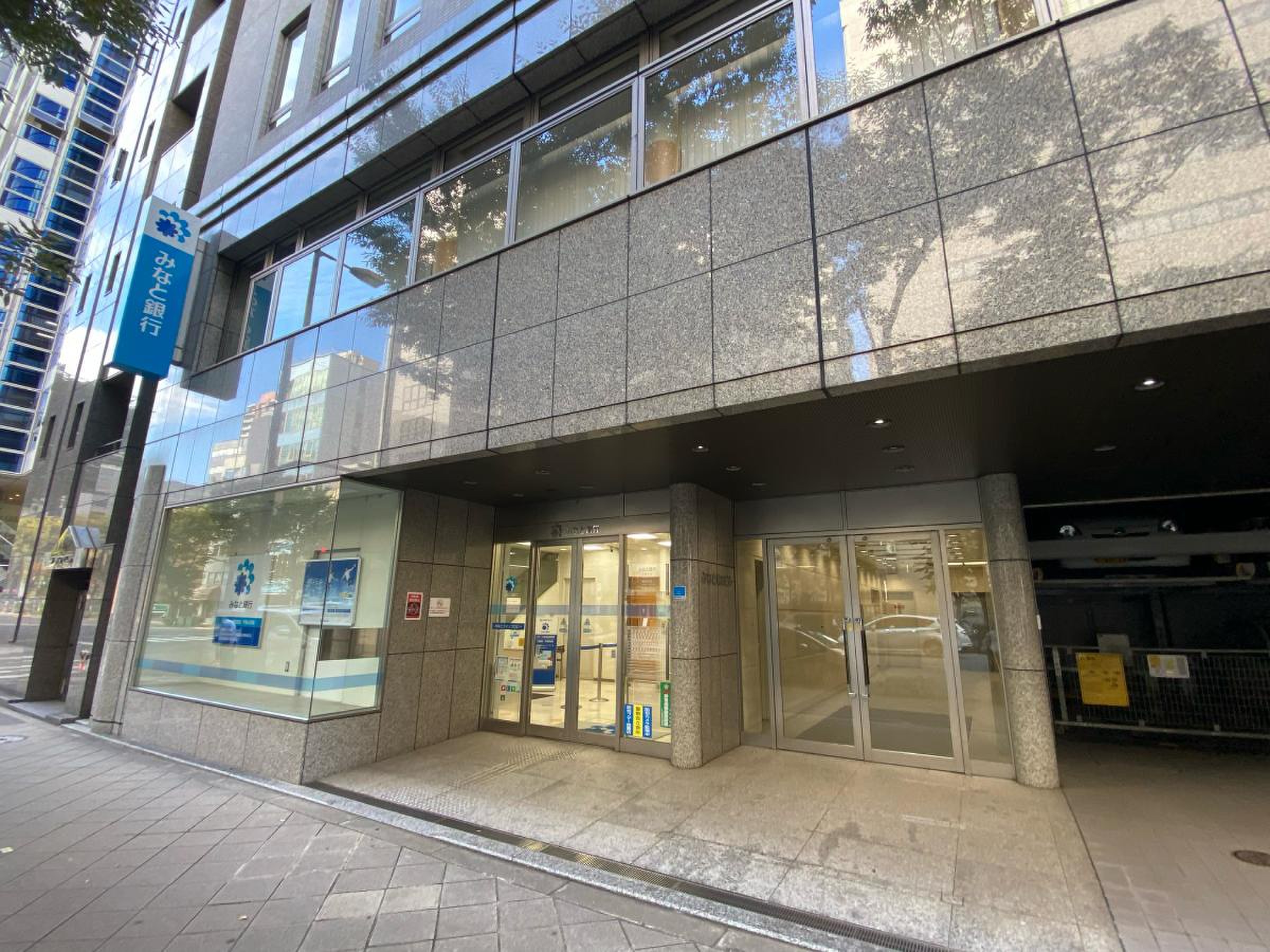 みなと 銀行 梅田 支店