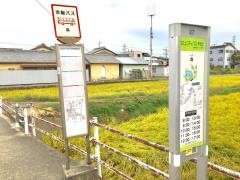 「森」バス停留所