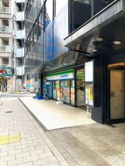 ファミリーマート　赤坂三丁目店