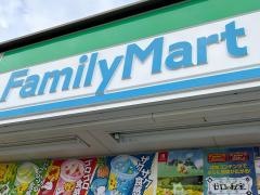 ファミリーマート　津乙部店