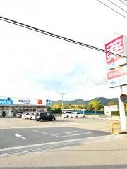 ウエルシア　鴨川広場店