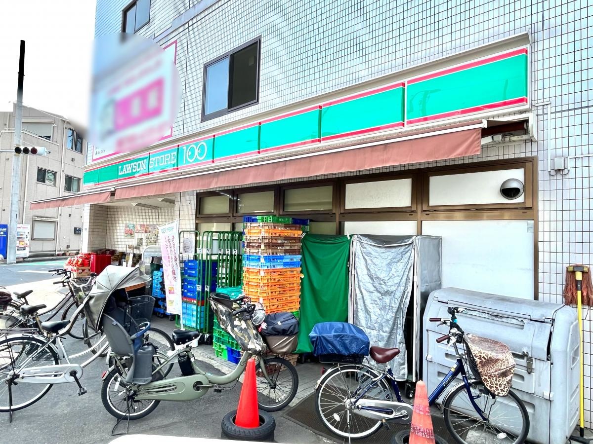 ローソンストア100北区豊島三丁目店の北側からの店舗外観