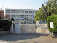 亀岡小学校