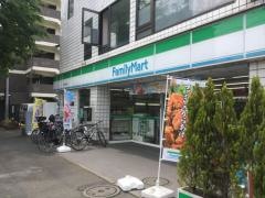 ファミリーマート　京王稲城駅前店
