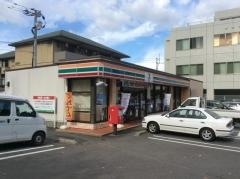 セブンイレブン　諫早久山台店