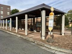 「帝京大学」バス停留所