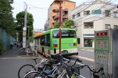 「馬場下町」バス停留所