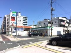 ファミリーマート　中広三丁目店