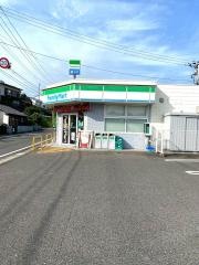 ファミリーマート　日当平店