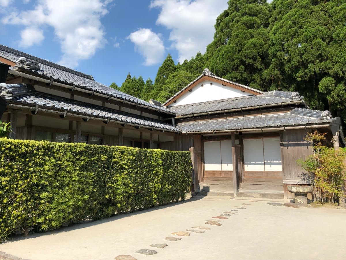 屋敷