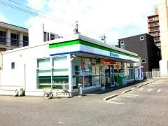 ファミリーマート　熱田大宝店