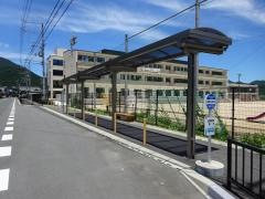 「青垣小学校前」バス停留所
