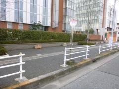「関東学院正門」バス停留所