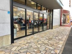 ユニクロ　アクロスプラザ幸町店