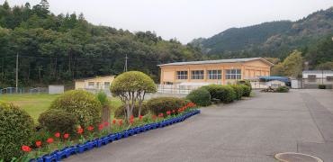 会見小学校