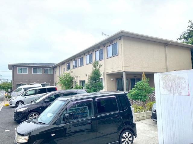 ミモザ川越清水の西側からの建物外観
