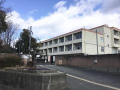 東登美ケ丘小学校