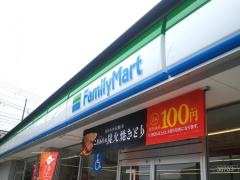 ファミリーマート　摂津鳥飼店