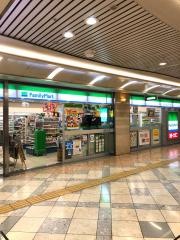 ファミリーマート　なんばウォーク店